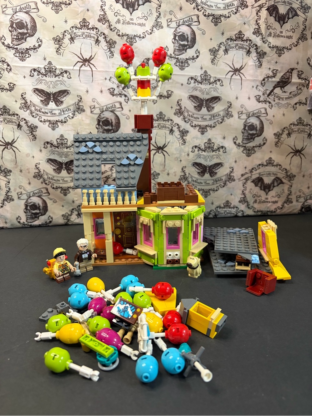 Lego Bright Multicolor Playhouse with Balloons and Mini Figures